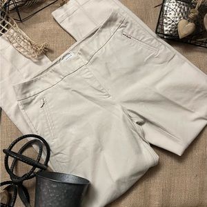 EUC Khaki Charter Club Pant Shop Skinny Leg Trousers. Size 10